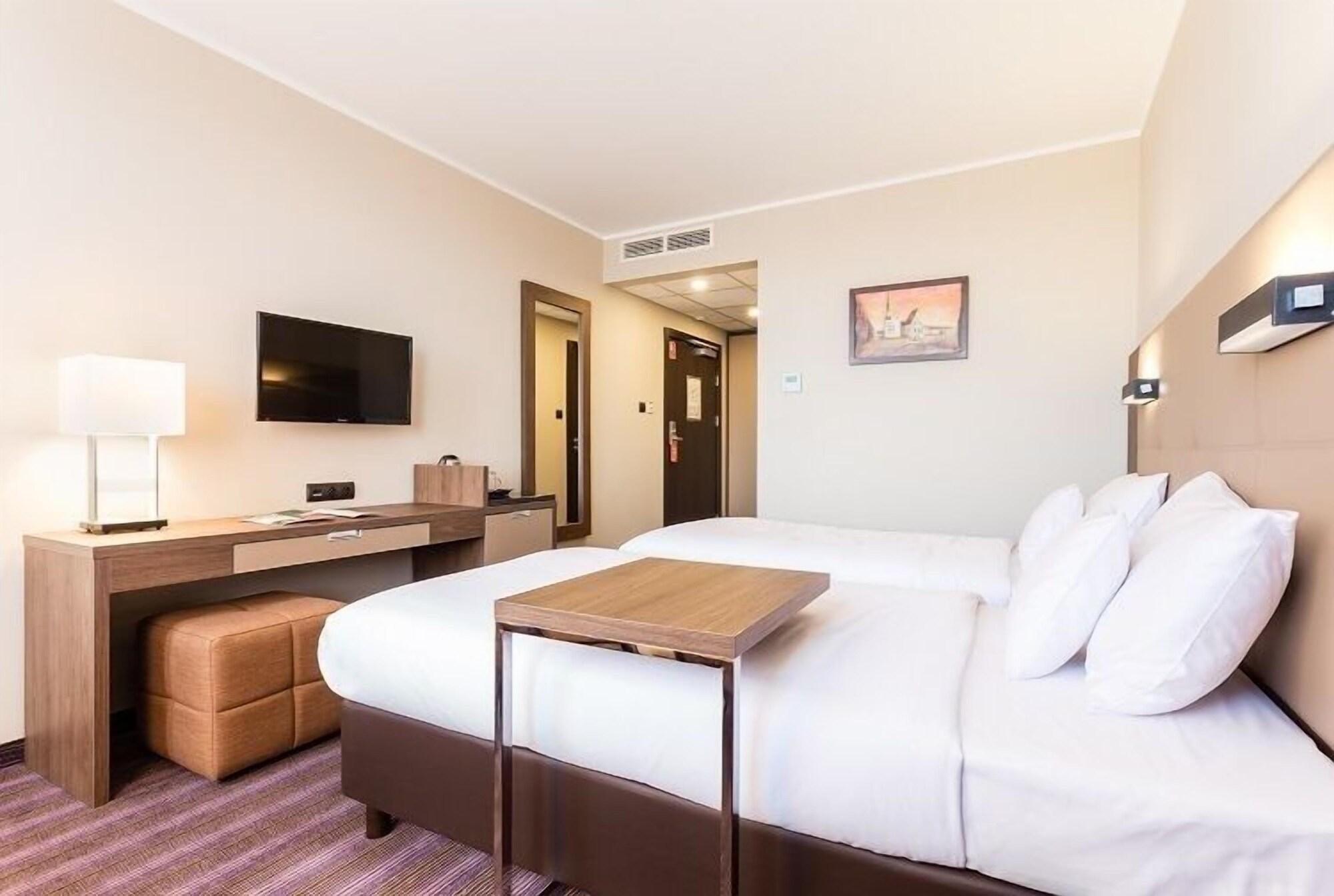 Hotel Desilva Premium